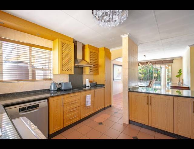 3 BEDROOM PROPERTY TO RENT IN HURLINGHAM MANOR